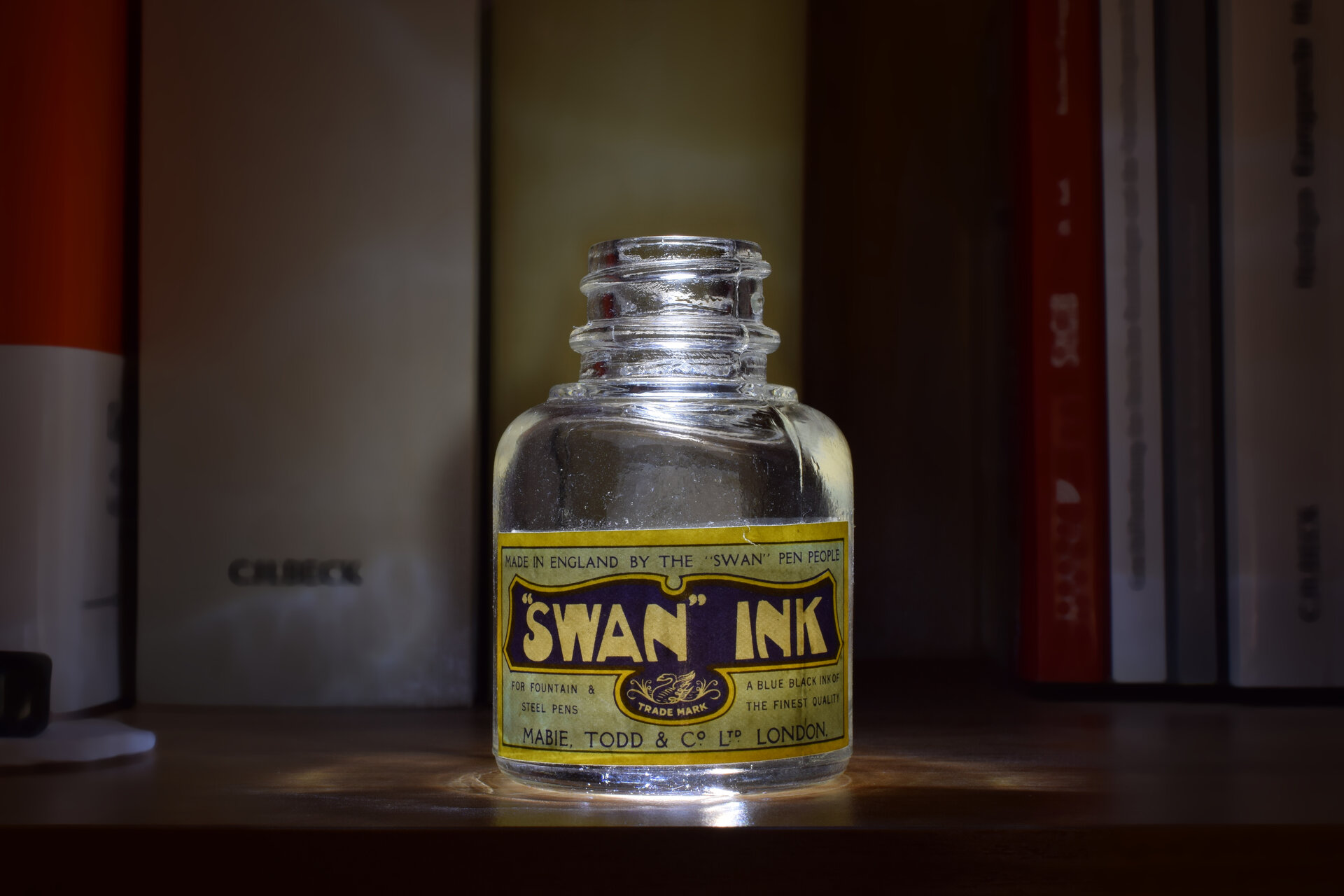 glowing swan ink bottle